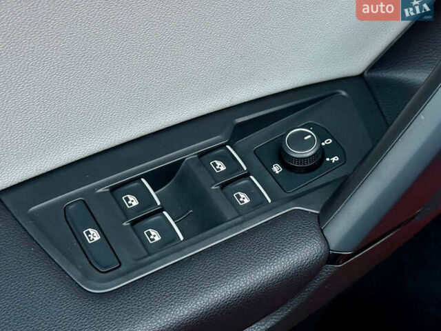 Красный Фольксваген Тигуан, объемом двигателя 2 л и пробегом 46 тыс. км за 22500 $, фото 31 на Automoto.ua