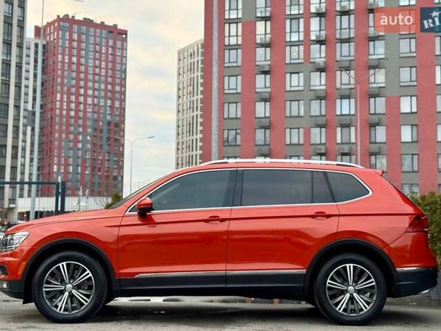 Красный Фольксваген Тигуан, объемом двигателя 2 л и пробегом 46 тыс. км за 22500 $, фото 8 на Automoto.ua