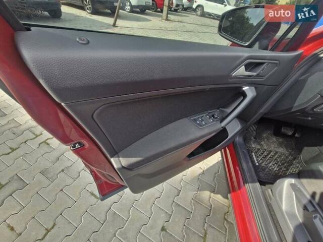 Красный Фольксваген Тигуан, объемом двигателя 2 л и пробегом 35 тыс. км за 17700 $, фото 36 на Automoto.ua