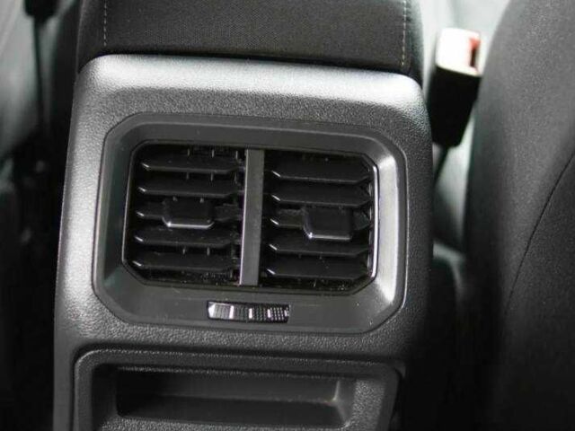 Красный Фольксваген Тигуан, объемом двигателя 2 л и пробегом 35 тыс. км за 13200 $, фото 21 на Automoto.ua