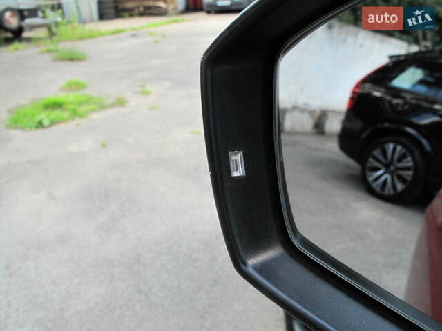 Красный Фольксваген Тигуан, объемом двигателя 2 л и пробегом 80 тыс. км за 21500 $, фото 32 на Automoto.ua