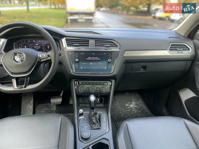 Червоний Фольксваген Тігуан, об'ємом двигуна 1.98 л та пробігом 74 тис. км за 22100 $, фото 19 на Automoto.ua