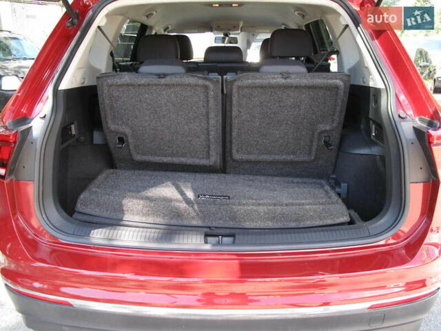 Красный Фольксваген Тигуан, объемом двигателя 2 л и пробегом 80 тыс. км за 21500 $, фото 39 на Automoto.ua