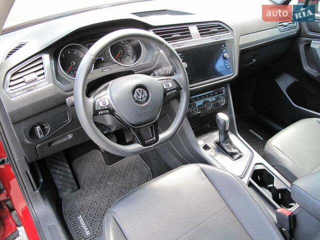 Красный Фольксваген Тигуан, объемом двигателя 2 л и пробегом 80 тыс. км за 21500 $, фото 85 на Automoto.ua