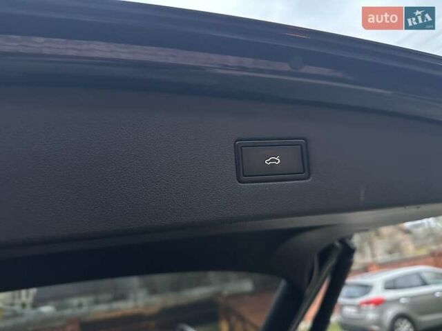 Красный Фольксваген Тигуан, объемом двигателя 2.03 л и пробегом 218 тыс. км за 27950 $, фото 66 на Automoto.ua