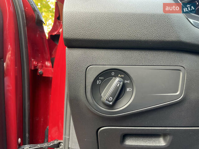 Червоний Фольксваген Тігуан, об'ємом двигуна 1.98 л та пробігом 74 тис. км за 22100 $, фото 21 на Automoto.ua