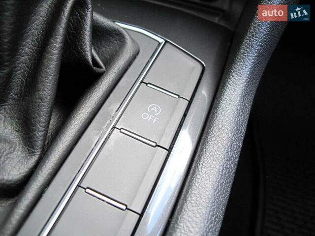 Красный Фольксваген Тигуан, объемом двигателя 2 л и пробегом 80 тыс. км за 21500 $, фото 75 на Automoto.ua