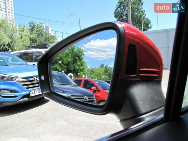 Красный Фольксваген Тигуан, объемом двигателя 2 л и пробегом 80 тыс. км за 21500 $, фото 81 на Automoto.ua