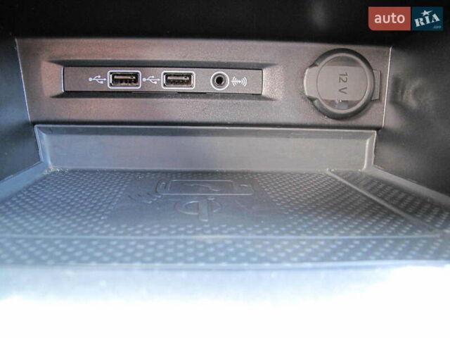 Красный Фольксваген Тигуан, объемом двигателя 2 л и пробегом 80 тыс. км за 21500 $, фото 70 на Automoto.ua