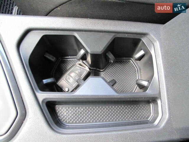 Красный Фольксваген Тигуан, объемом двигателя 2 л и пробегом 80 тыс. км за 21500 $, фото 76 на Automoto.ua