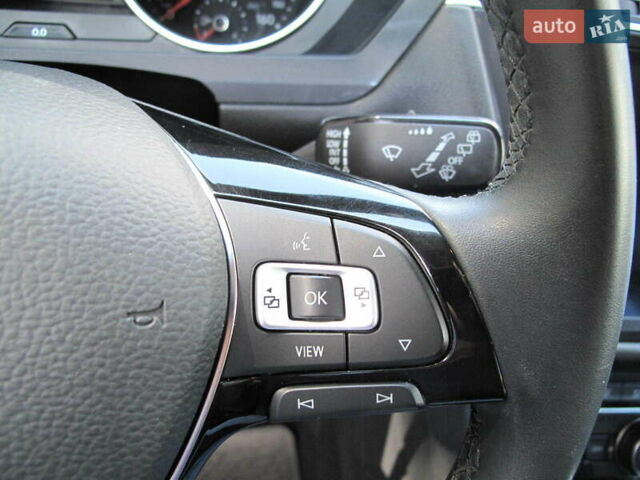 Красный Фольксваген Тигуан, объемом двигателя 2 л и пробегом 80 тыс. км за 21500 $, фото 64 на Automoto.ua