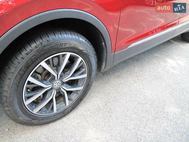 Красный Фольксваген Тигуан, объемом двигателя 2 л и пробегом 80 тыс. км за 21500 $, фото 30 на Automoto.ua