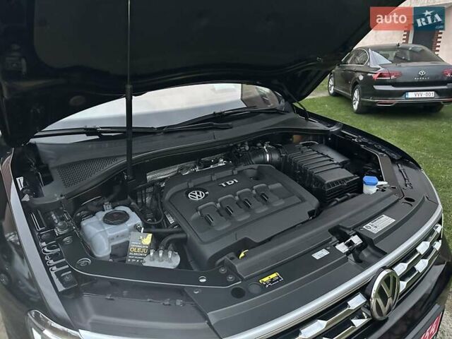 Красный Фольксваген Тигуан, объемом двигателя 2.03 л и пробегом 218 тыс. км за 27950 $, фото 78 на Automoto.ua