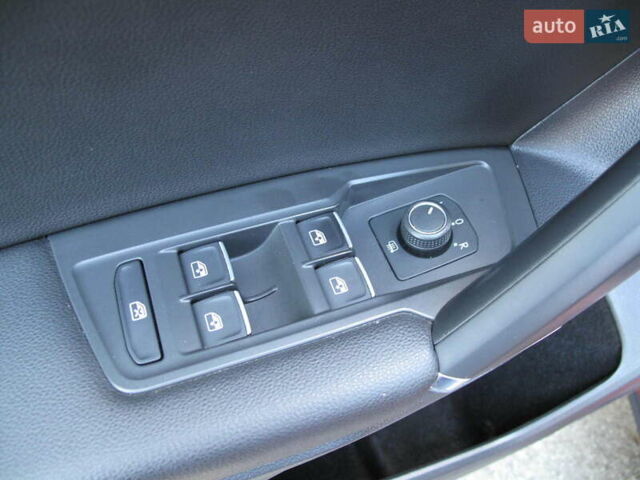 Красный Фольксваген Тигуан, объемом двигателя 2 л и пробегом 80 тыс. км за 21500 $, фото 15 на Automoto.ua