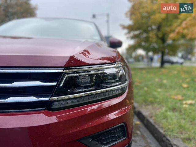 Червоний Фольксваген Тігуан, об'ємом двигуна 1.98 л та пробігом 74 тис. км за 22100 $, фото 12 на Automoto.ua