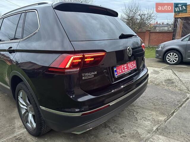 Красный Фольксваген Тигуан, объемом двигателя 2.03 л и пробегом 218 тыс. км за 27950 $, фото 22 на Automoto.ua