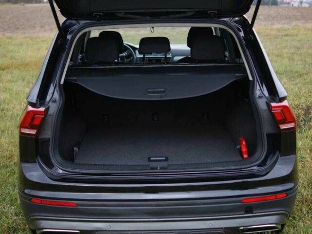 Красный Фольксваген Тигуан, объемом двигателя 2 л и пробегом 35 тыс. км за 13200 $, фото 13 на Automoto.ua