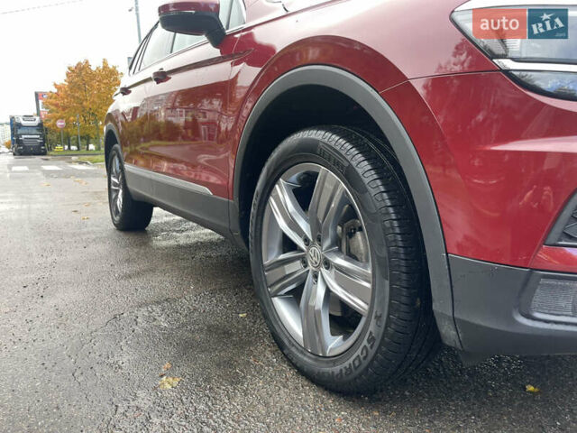 Червоний Фольксваген Тігуан, об'ємом двигуна 1.98 л та пробігом 74 тис. км за 22100 $, фото 11 на Automoto.ua