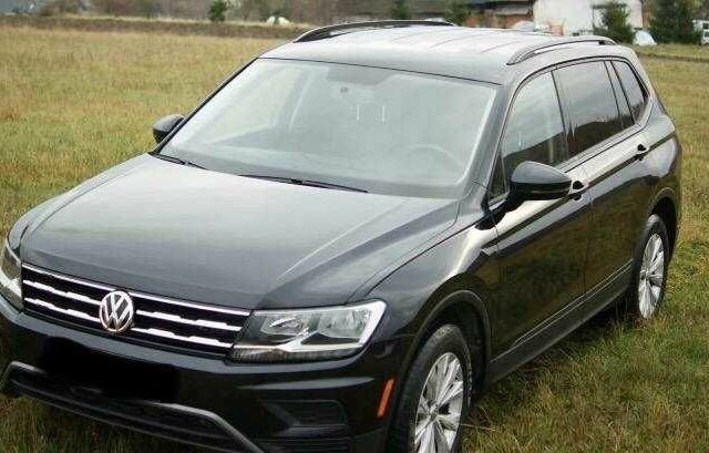 Красный Фольксваген Тигуан, объемом двигателя 2 л и пробегом 35 тыс. км за 13200 $, фото 10 на Automoto.ua