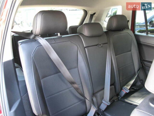 Красный Фольксваген Тигуан, объемом двигателя 2 л и пробегом 80 тыс. км за 21500 $, фото 49 на Automoto.ua