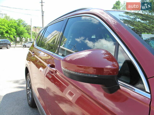 Красный Фольксваген Тигуан, объемом двигателя 2 л и пробегом 80 тыс. км за 21500 $, фото 55 на Automoto.ua