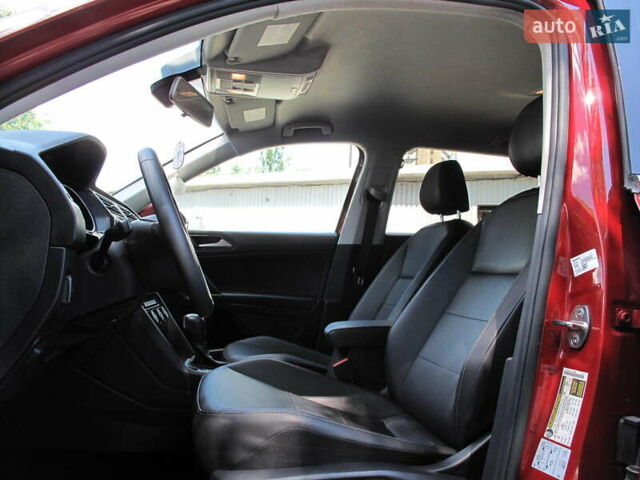 Красный Фольксваген Тигуан, объемом двигателя 2 л и пробегом 80 тыс. км за 21500 $, фото 20 на Automoto.ua