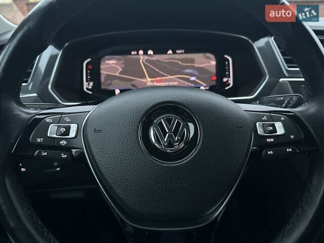 Красный Фольксваген Тигуан, объемом двигателя 2.03 л и пробегом 218 тыс. км за 27950 $, фото 51 на Automoto.ua