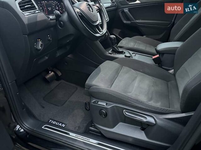 Красный Фольксваген Тигуан, объемом двигателя 2.03 л и пробегом 218 тыс. км за 27950 $, фото 49 на Automoto.ua