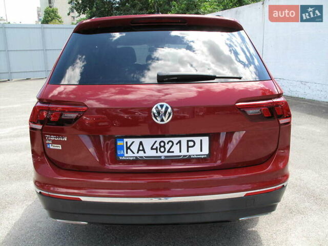 Красный Фольксваген Тигуан, объемом двигателя 2 л и пробегом 80 тыс. км за 21500 $, фото 4 на Automoto.ua