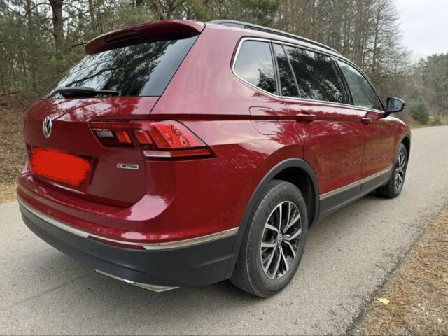 Красный Фольксваген Тигуан, объемом двигателя 0 л и пробегом 106 тыс. км за 14500 $, фото 2 на Automoto.ua