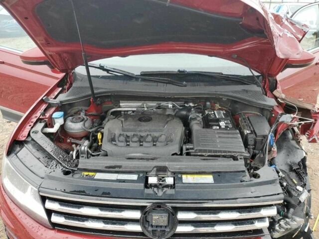 Красный Фольксваген Тигуан, объемом двигателя 2 л и пробегом 97 тыс. км за 13000 $, фото 6 на Automoto.ua