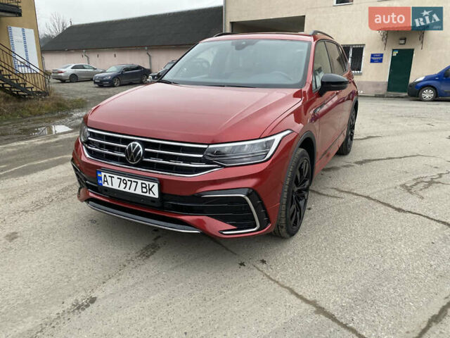 Червоний Фольксваген Тігуан, об'ємом двигуна 1.98 л та пробігом 51 тис. км за 26999 $, фото 6 на Automoto.ua