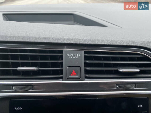 Червоний Фольксваген Тігуан, об'ємом двигуна 1.98 л та пробігом 51 тис. км за 26999 $, фото 55 на Automoto.ua