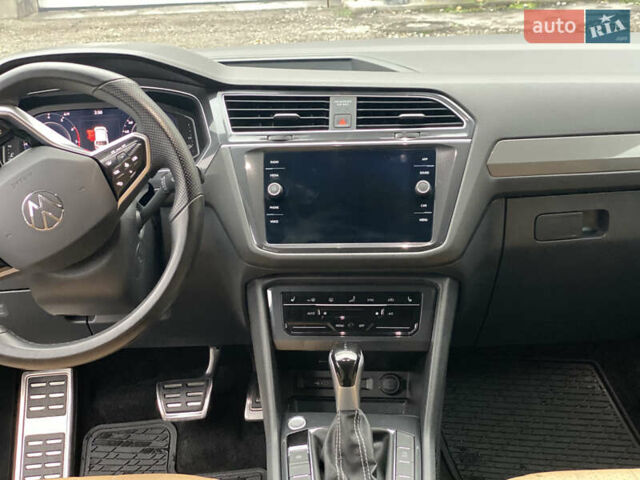 Червоний Фольксваген Тігуан, об'ємом двигуна 1.98 л та пробігом 51 тис. км за 26999 $, фото 62 на Automoto.ua