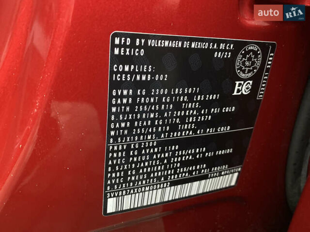 Червоний Фольксваген Тігуан, об'ємом двигуна 1.98 л та пробігом 51 тис. км за 26999 $, фото 41 на Automoto.ua