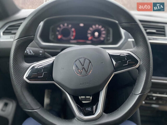 Червоний Фольксваген Тігуан, об'ємом двигуна 1.98 л та пробігом 51 тис. км за 26999 $, фото 43 на Automoto.ua