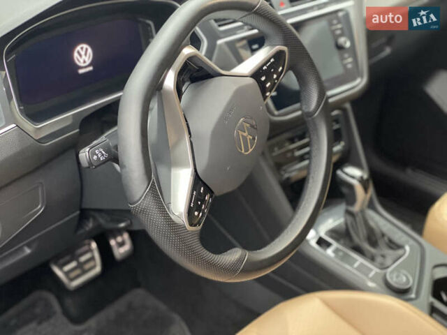 Червоний Фольксваген Тігуан, об'ємом двигуна 1.98 л та пробігом 51 тис. км за 26999 $, фото 75 на Automoto.ua