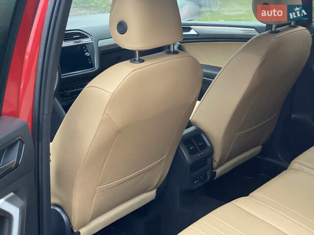 Червоний Фольксваген Тігуан, об'ємом двигуна 1.98 л та пробігом 51 тис. км за 26999 $, фото 64 на Automoto.ua