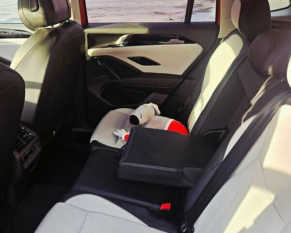 Красный Фольксваген Тигуан, объемом двигателя 1.97 л и пробегом 32 тыс. км за 45000 $, фото 5 на Automoto.ua