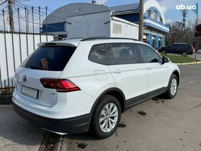 Фольксваген Тигуан, объемом двигателя 2 л и пробегом 299 тыс. км за 13499 $, фото 4 на Automoto.ua