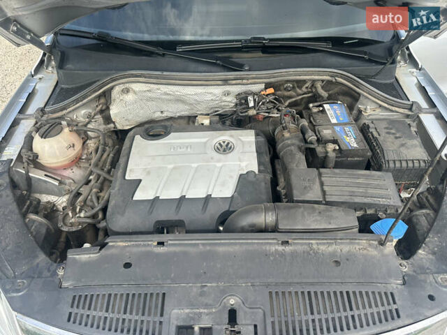 Фольксваген Тигуан, объемом двигателя 2 л и пробегом 262 тыс. км за 9800 $, фото 16 на Automoto.ua