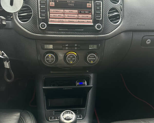 Фольксваген Тигуан, объемом двигателя 2 л и пробегом 262 тыс. км за 9800 $, фото 24 на Automoto.ua