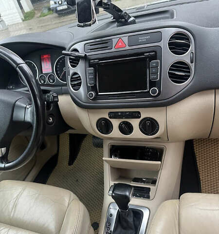 Фольксваген Тигуан, объемом двигателя 2 л и пробегом 242 тыс. км за 8000 $, фото 14 на Automoto.ua