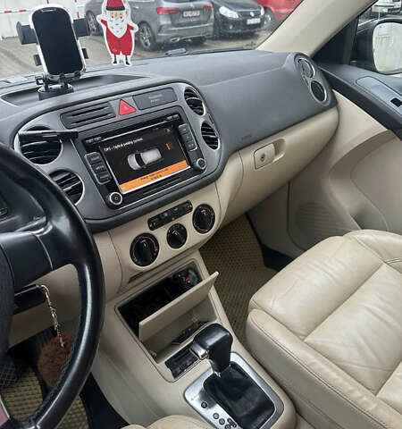 Фольксваген Тигуан, объемом двигателя 2 л и пробегом 242 тыс. км за 8000 $, фото 26 на Automoto.ua