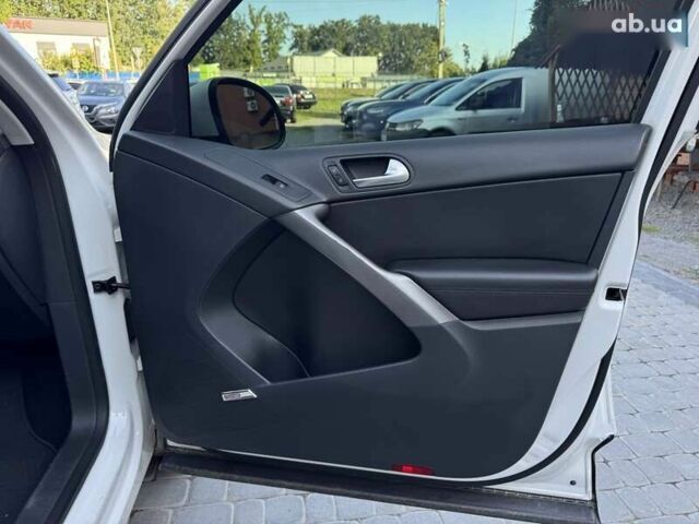 Фольксваген Тігуан, об'ємом двигуна 2 л та пробігом 254 тис. км за 10800 $, фото 27 на Automoto.ua