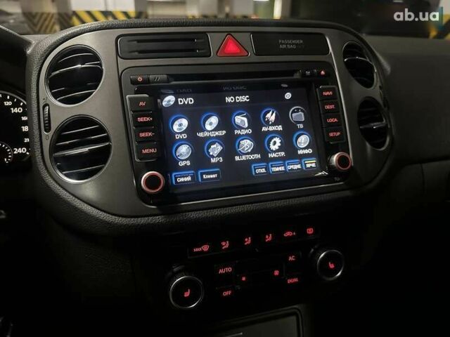 Фольксваген Тигуан, объемом двигателя 2 л и пробегом 252 тыс. км за 8900 $, фото 24 на Automoto.ua