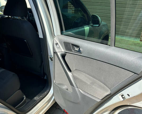 Фольксваген Тігуан, об'ємом двигуна 2 л та пробігом 193 тис. км за 13200 $, фото 5 на Automoto.ua