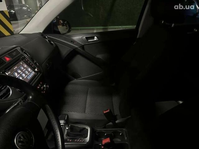 Фольксваген Тигуан, объемом двигателя 2 л и пробегом 252 тыс. км за 8700 $, фото 19 на Automoto.ua