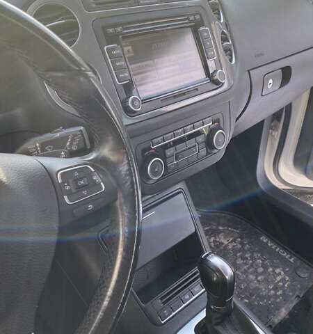 Фольксваген Тигуан, объемом двигателя 1.97 л и пробегом 210 тыс. км за 14900 $, фото 9 на Automoto.ua