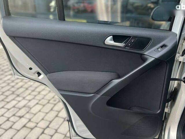 Фольксваген Тигуан, объемом двигателя 2 л и пробегом 278 тыс. км за 10000 $, фото 17 на Automoto.ua